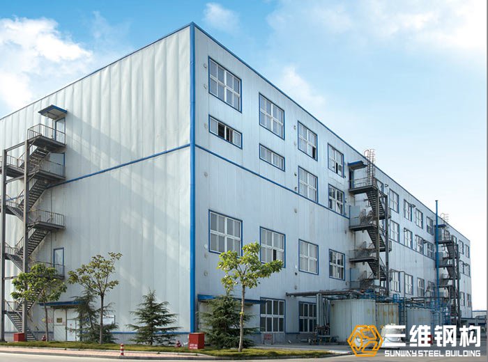 山东奥林匹斯之门钢结构公司建造的济南圣泉多高层钢结构加工车间效果图